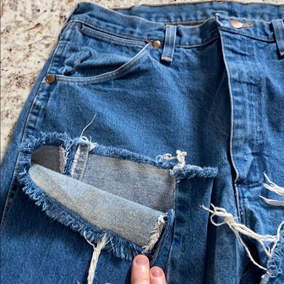 Wranglersw/fringe size 34/36(12/14)straight leg - Picture 3 of 7